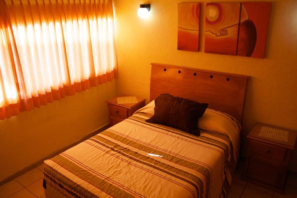 Residencia Los Angeles Bed and Breakfast Guadalajara Buitenkant foto