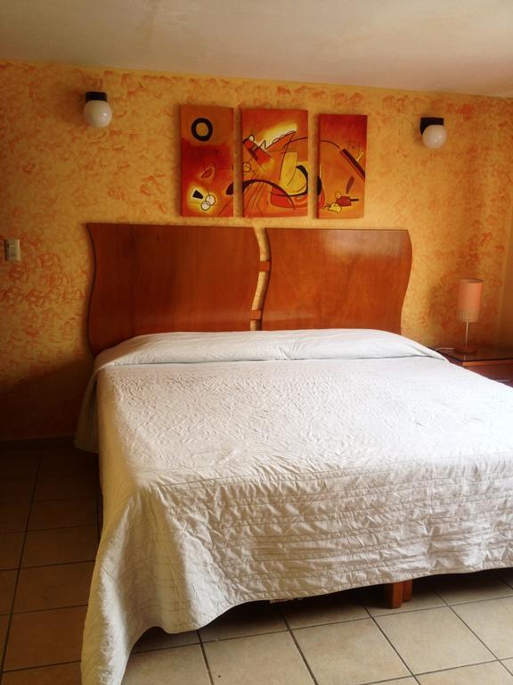 Residencia Los Angeles Bed and Breakfast Guadalajara Buitenkant foto