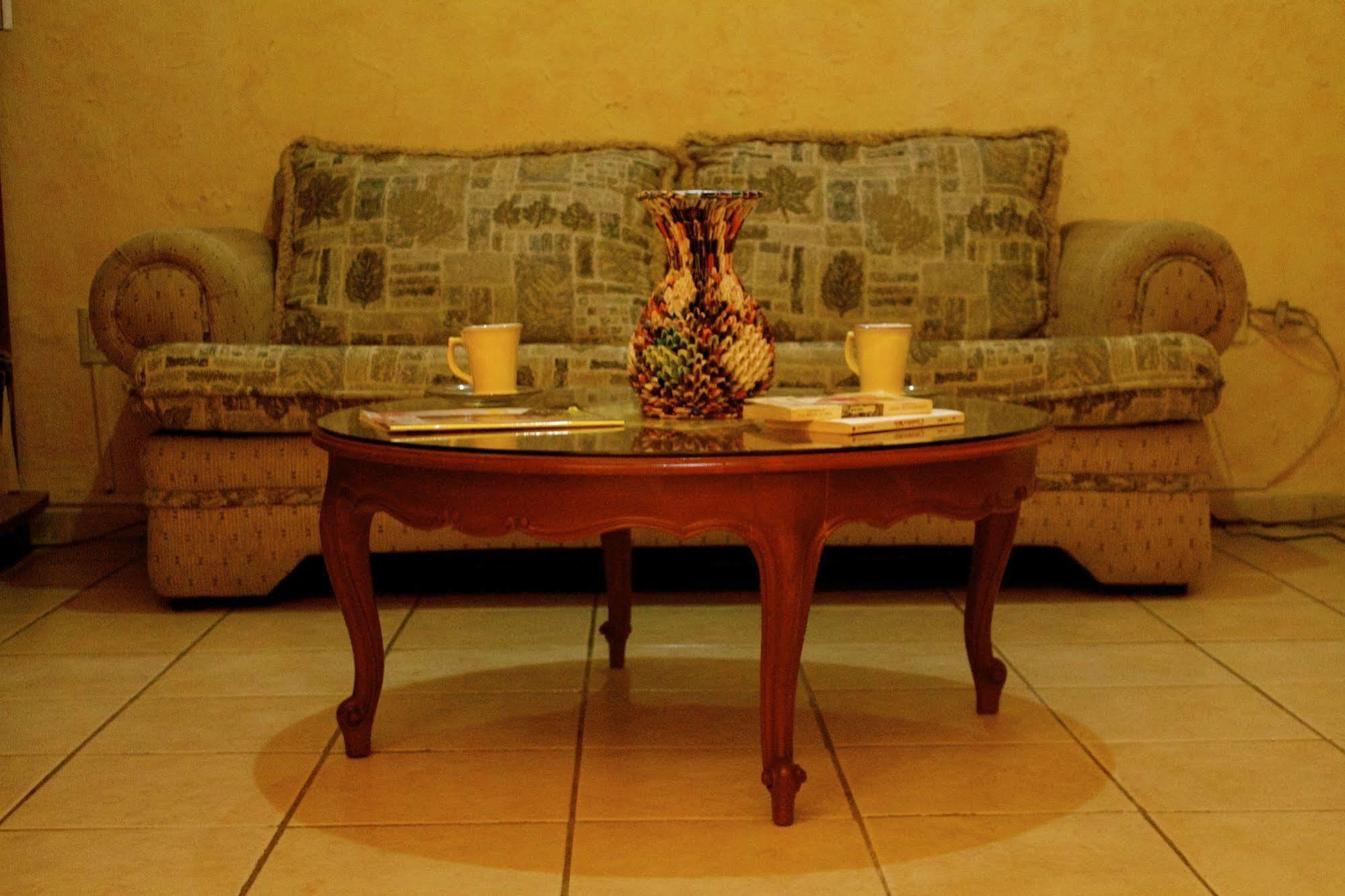 Residencia Los Angeles Bed and Breakfast Guadalajara Buitenkant foto